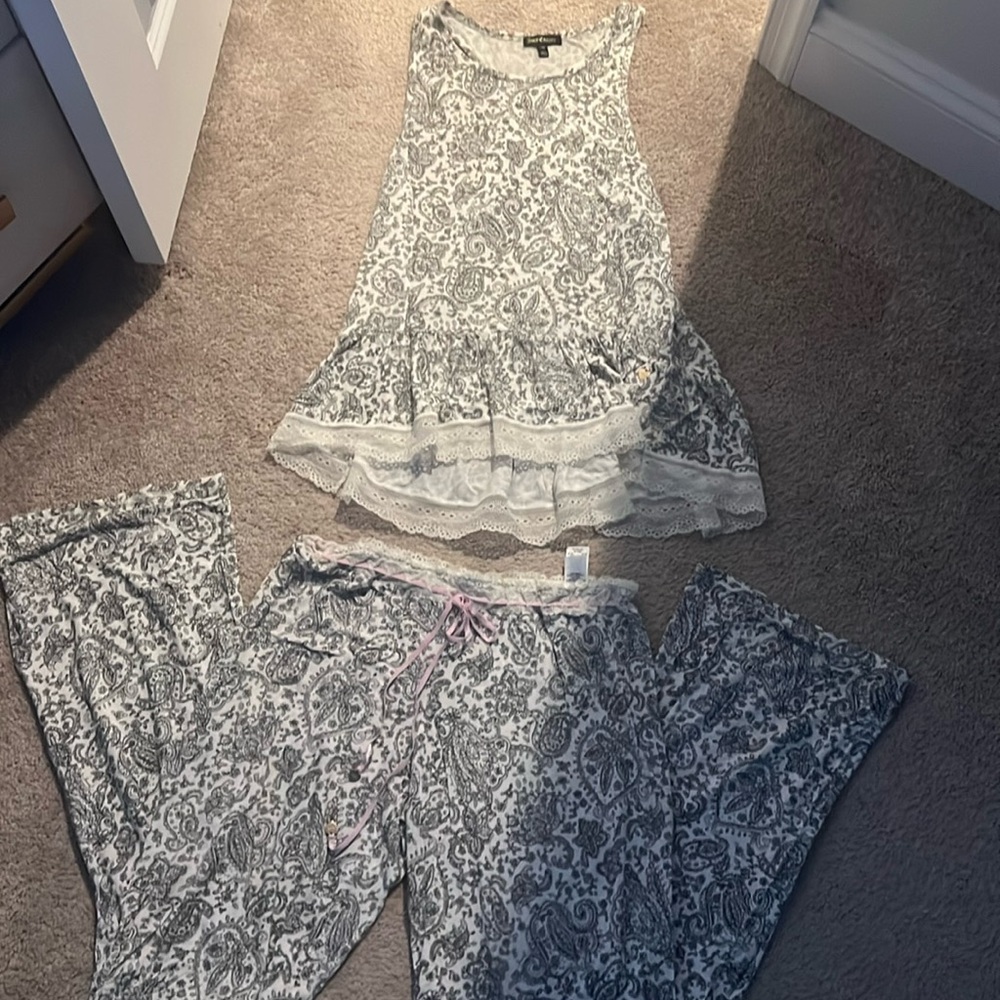 JUICY COUTURE Paisley pajama set. Size M